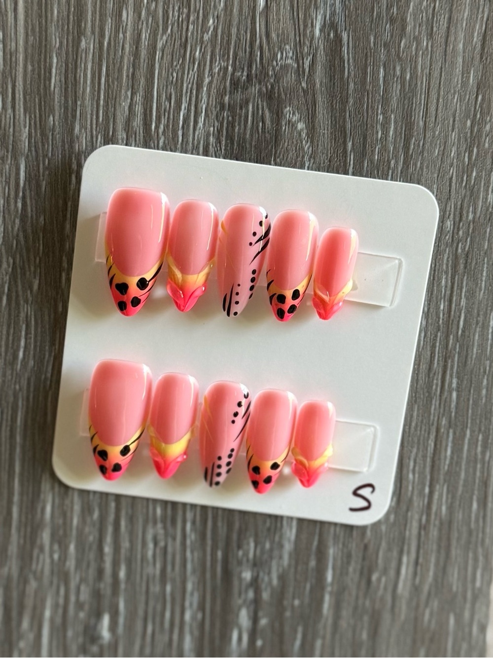 Soft Pink Press-On Nails Chevron & Black Leopard Accents
